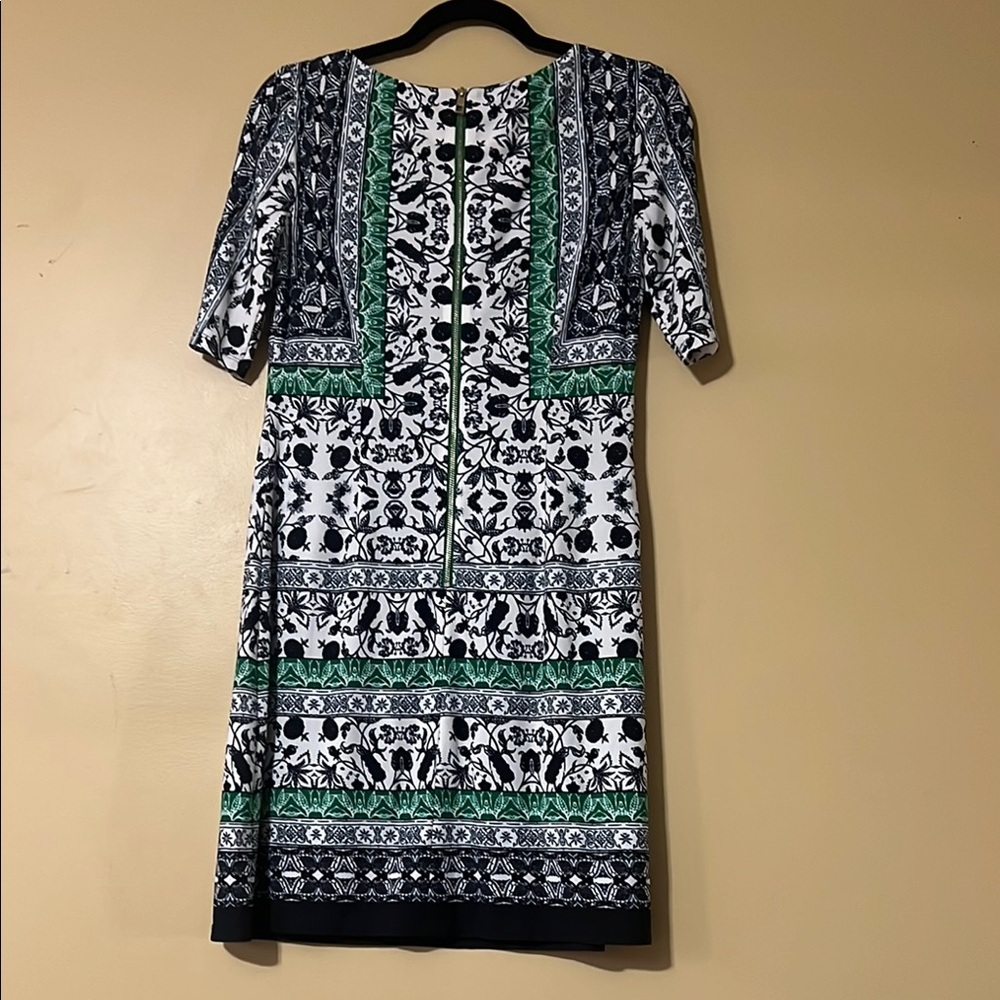 Vince Camuto White and Green Sheath Dress with Short Raglan Sleeves - Picture 4 of 13